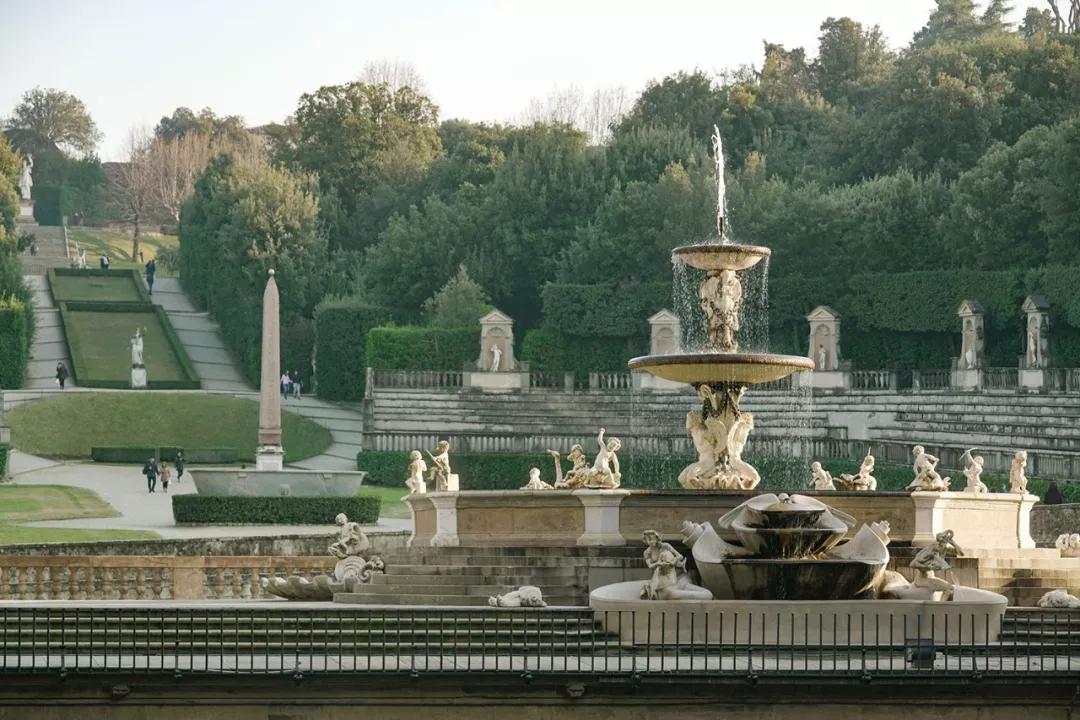 真美女,捐出千亿家产,成就世界顶级博物馆,稀世珍宝对全球开放