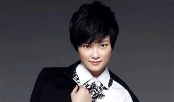 娱乐圈从不拍吻戏的四大女星，第三个无人敢吻，第四个无人想吻