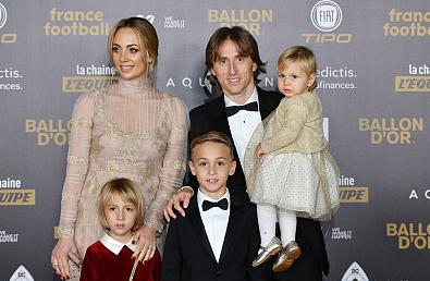 莫德里奇获得金球奖c罗的反应,莫德里奇拿金球奖c罗反应