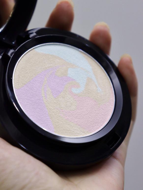 兰瑟漫时空水雾蜜粉饼,兰瑟修颜蜜粉饼卖点