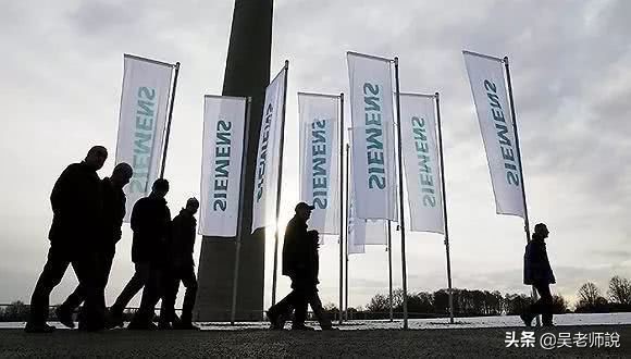 年轻人怎么选择职业道路 (职业发展遇到瓶颈怎么选)