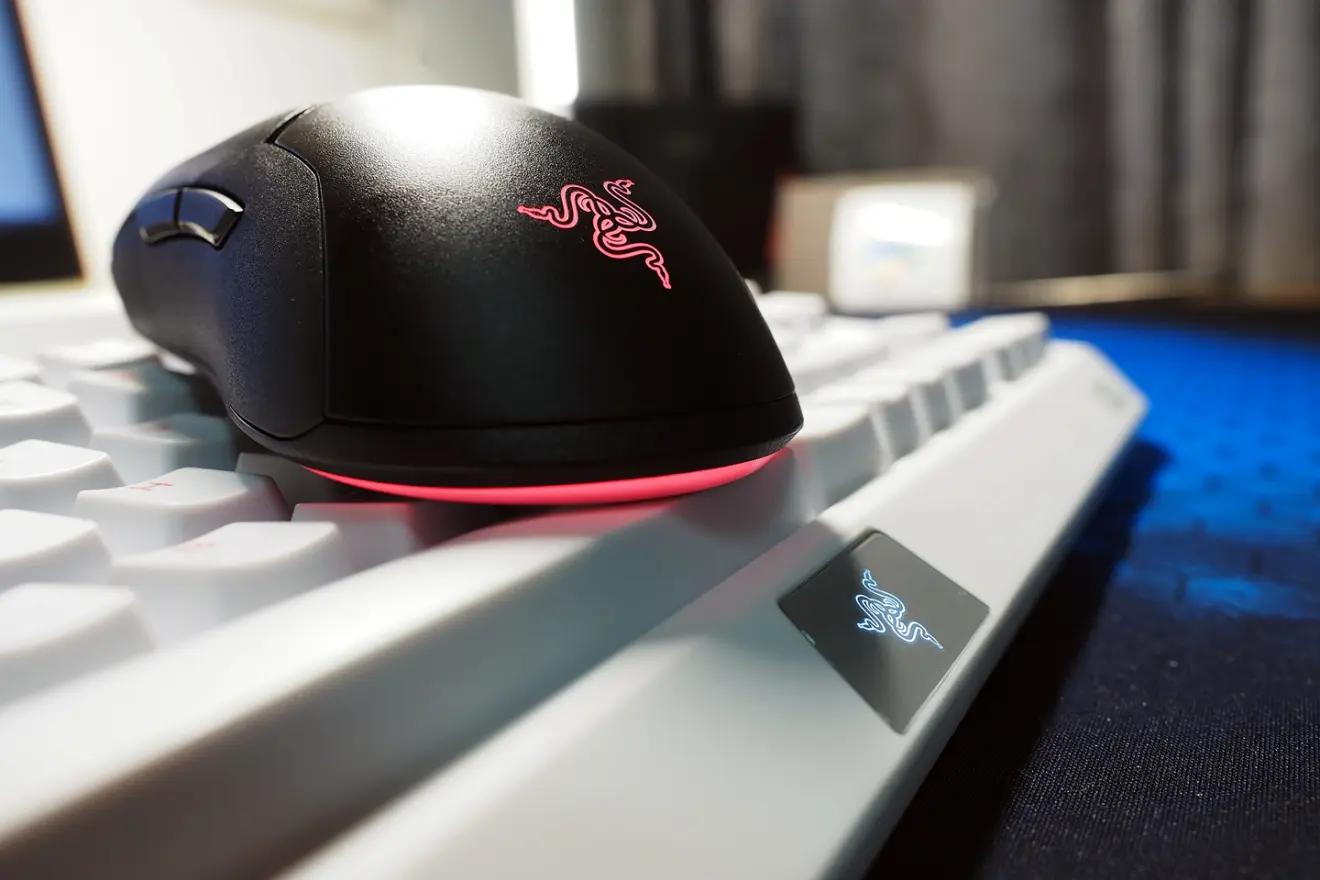 雷蛇毒蝰终极版无线鼠标评测,雷蛇毒蝰mini游戏鼠标评测