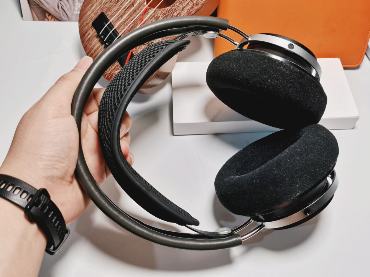 飞利浦旗舰头戴耳机,飞利浦9500和x1s哪个更好