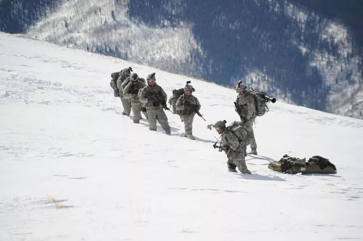 adidas保暖衣,adidas防寒鞋