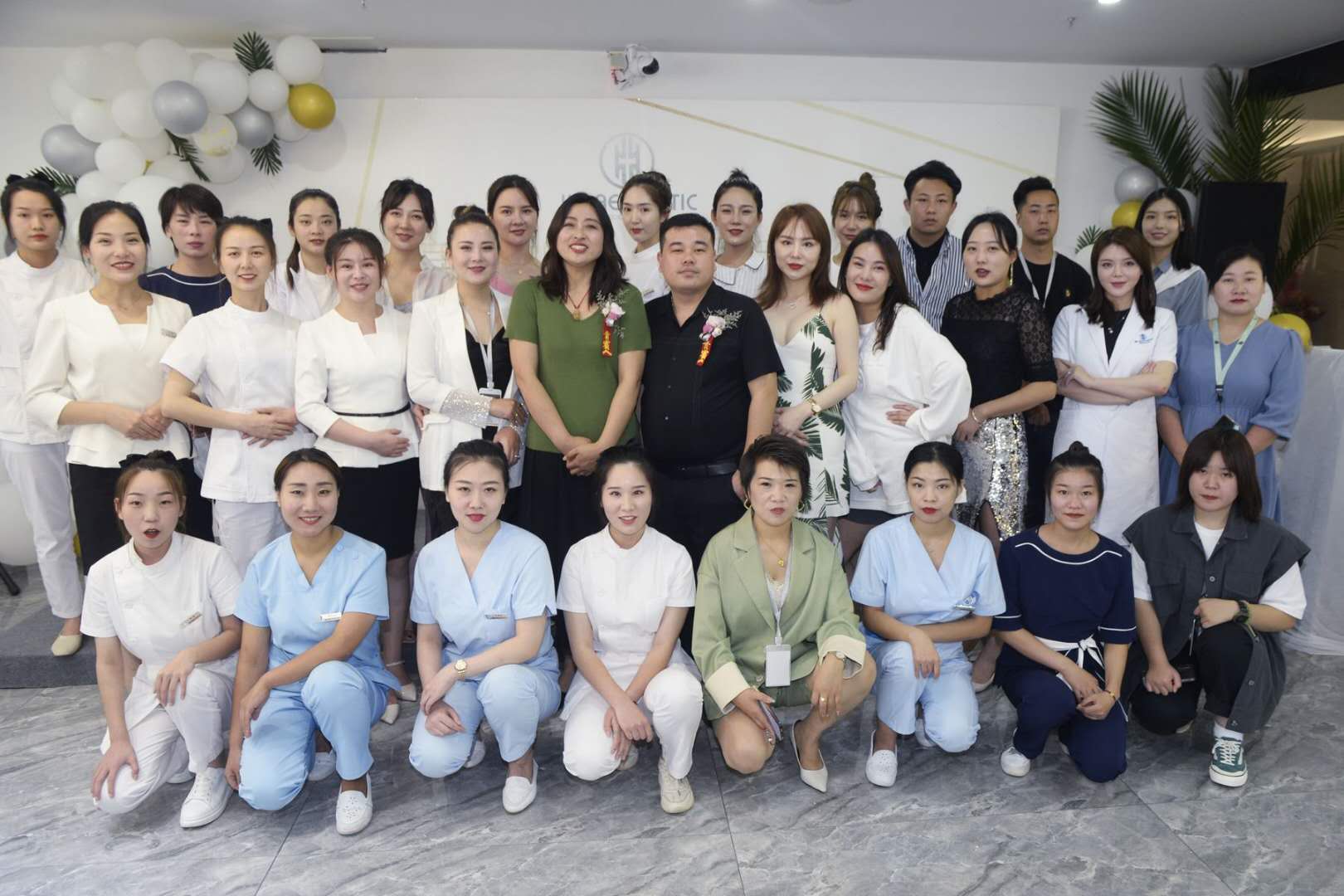 璀璨绽放“慧”美全城热烈祝贺洛*江阳**美医疗整形医院隆重开业