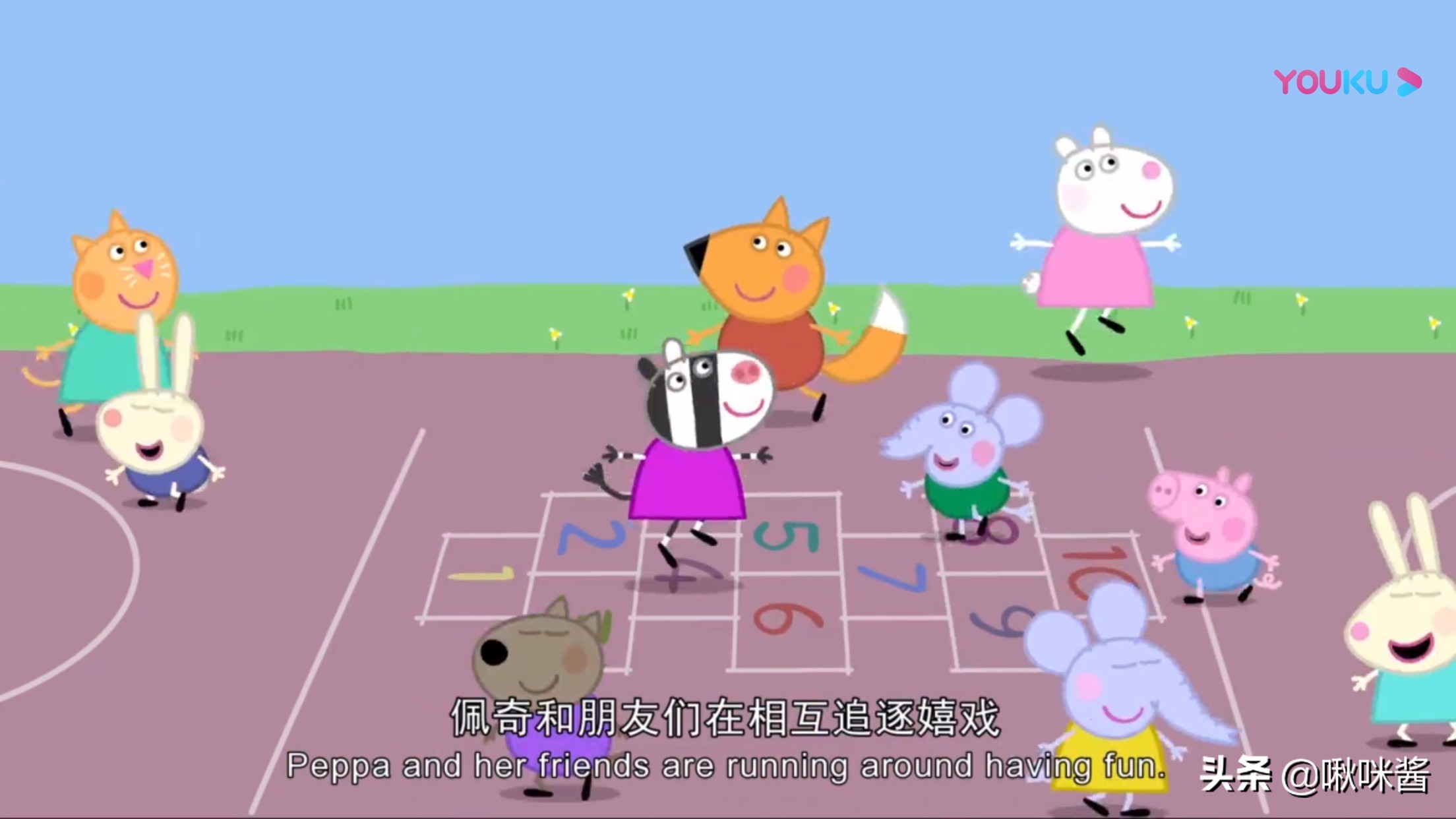 佩奇玩游戏的时候不小心摔倒了,佩奇玩跳跳狗摔倒受伤