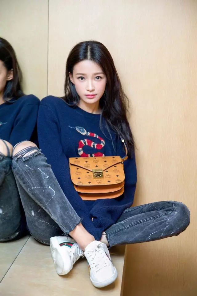 mcm背包哪款实用,mcm背包红色布艺