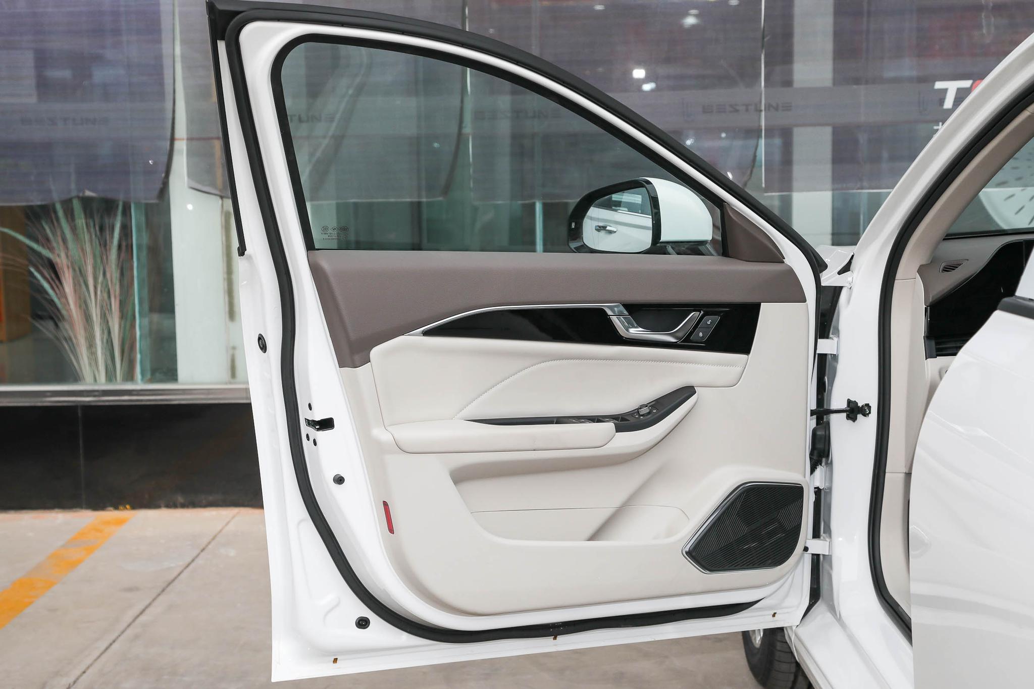 一款车如何俘获人心且看奔腾b70,10款奔腾b70空间怎么样