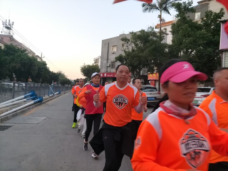 魅力深马，微马同行！六约微马助力深圳国际马拉松