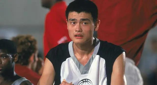 姚明拒绝的耐克天价合同,耐克给姚明的报价是多少