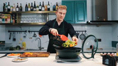 英国不粘锅大王：把舶来炒菜锅卖到中国，还获得过各种大奖