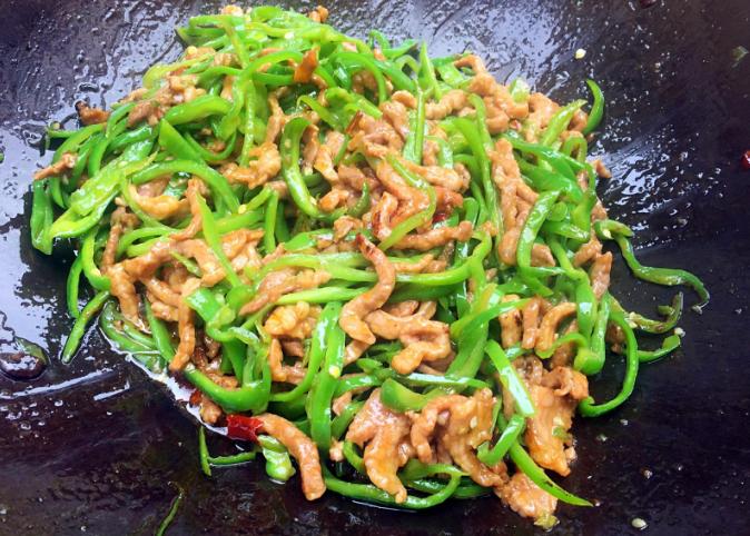 无论炒哪种肉丝,都不要直接下锅,多做2步,肉丝不干不柴很入味
