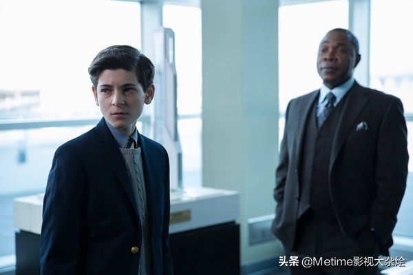 鍝ヨ碍瓒呯骇鑻遍泟,鍝ヨ碍瓒呯骇鑻遍泟绯诲垪