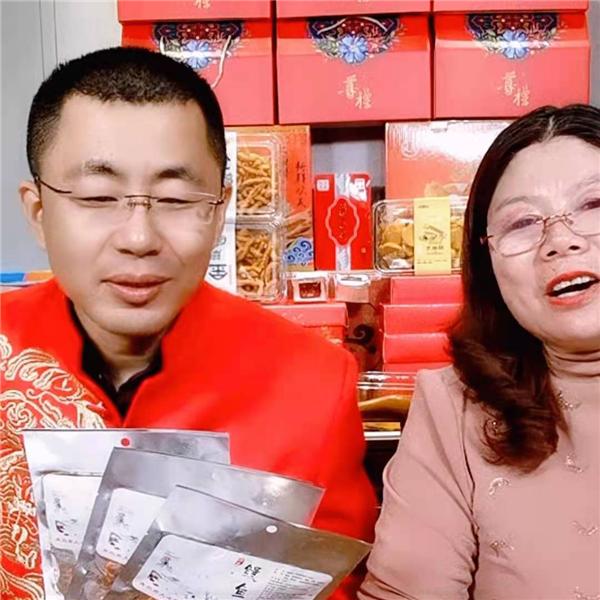 娑涘摜闈掑矝澶уЖ鐩存挱,闈掑矝娑涘摜鐩存挱甯﹁揣