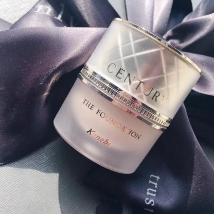 “全能型”粉底测评：芭比波朗成痘痘肌首选，阿玛尼竟没来凑热闹