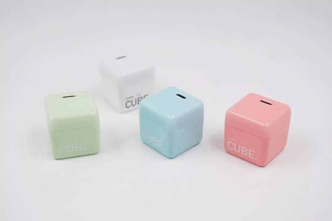 iphone13到底该不该买原装充电器,iphone13有没有充电器