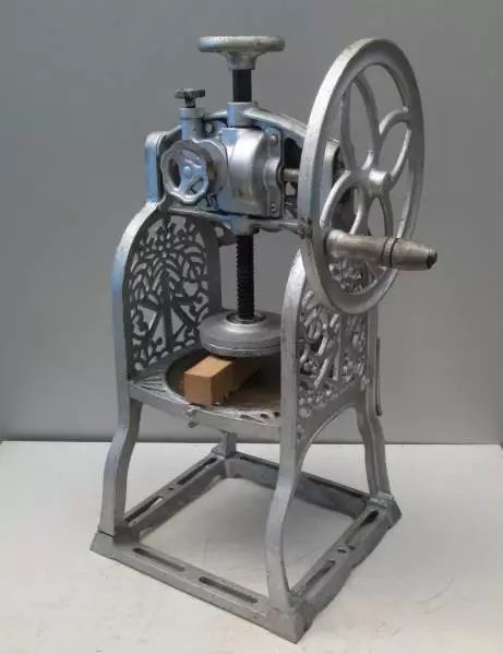 日式刨冰和雪花冰区别,日本的刨冰是什么样子的