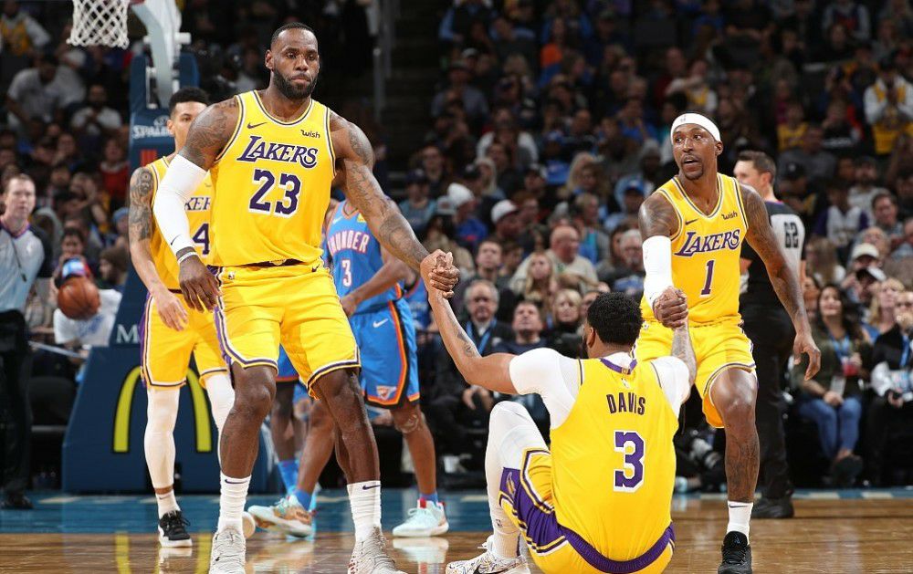 詹姆斯为湖人做出了什么改变,湖人詹姆斯怎么还这么厉害