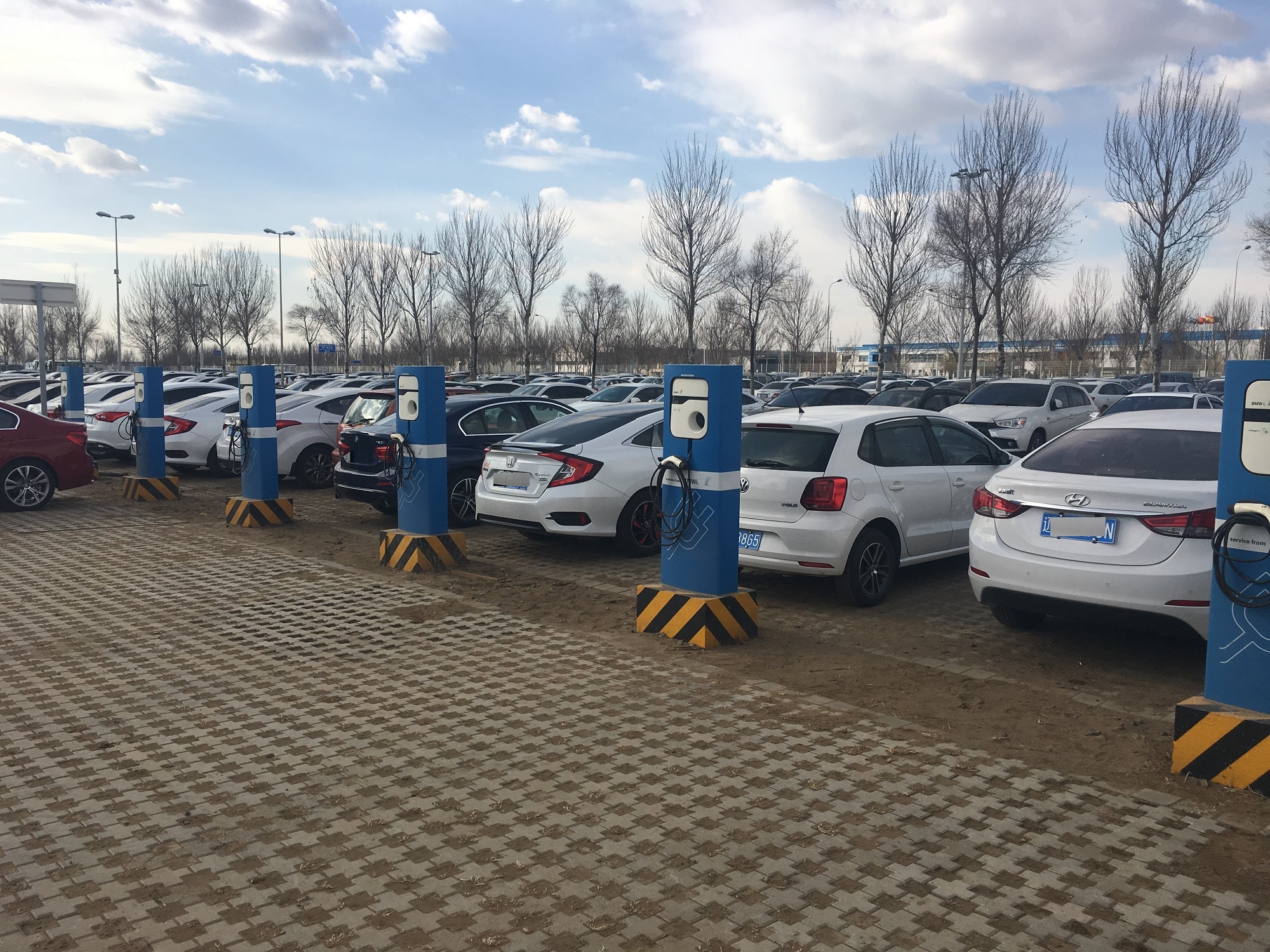 在网上买二手车是不是骗人的,在网上买二手车怕是诈骗该怎么办