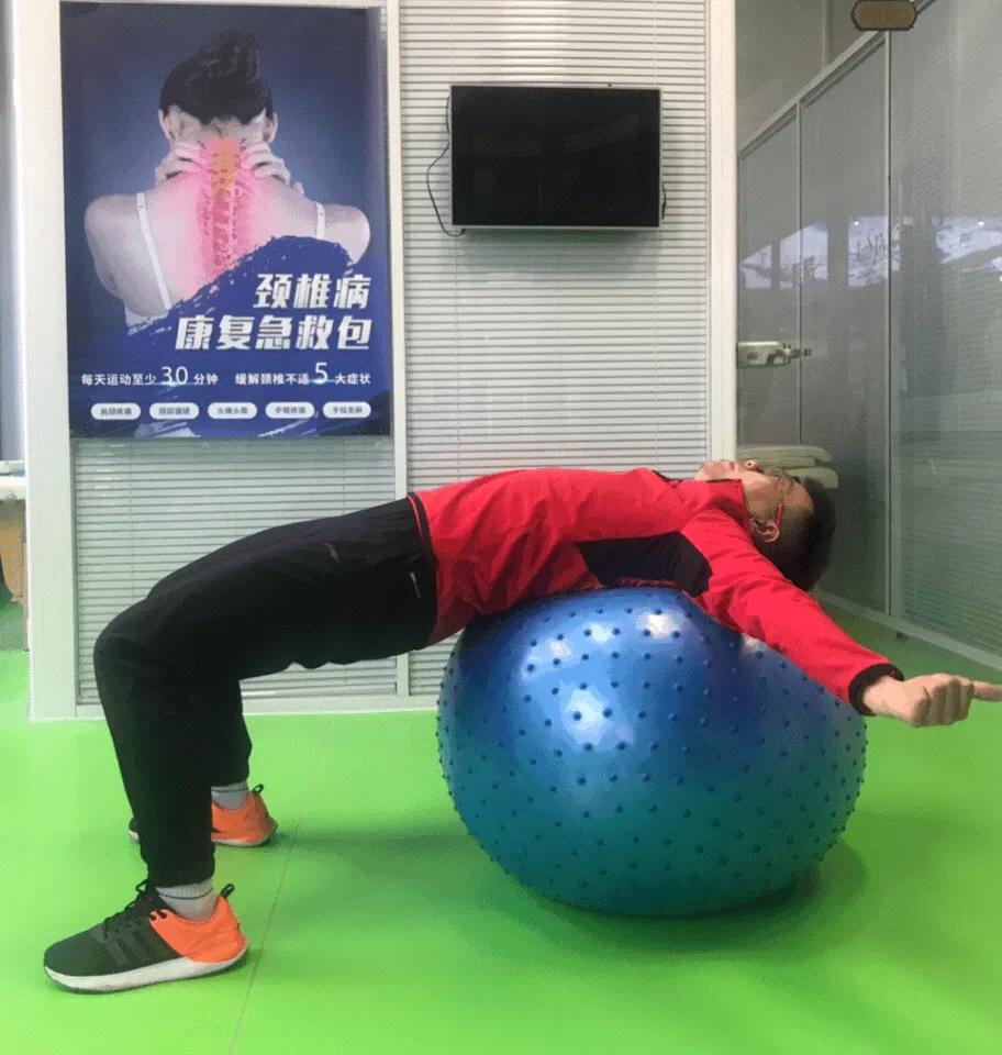 世界脊柱日别再忽视脊柱问题,一套很实用的腰椎病自我矫正方法