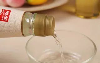 白墙红酒印渍怎么去除,去除红酒渍小妙招用白葡萄酒