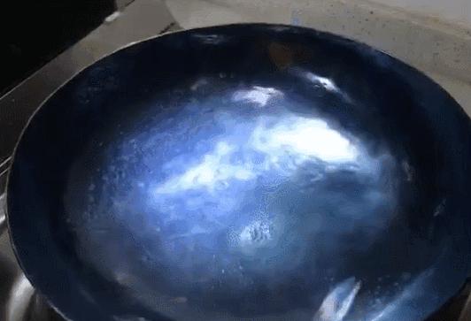 这锅绝了!没放一滴油,喷香诱人还不粘,秒杀饭馆招牌,全家人吃到连渣都不剩