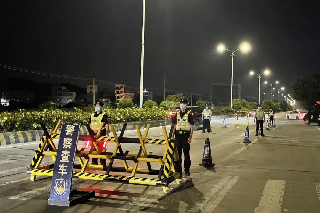 警方大清查一夜抓获20多人,汕头潮南统一清查行动
