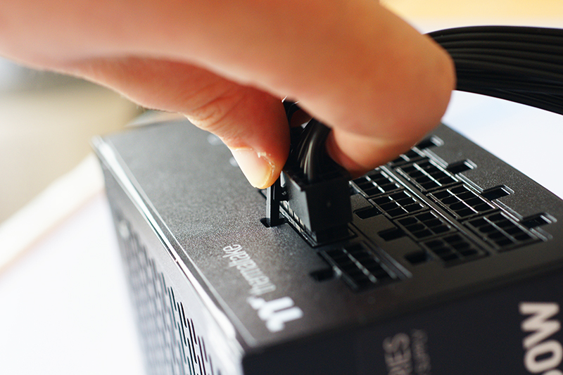 tt曜越650w,曜越智能电源怎么样