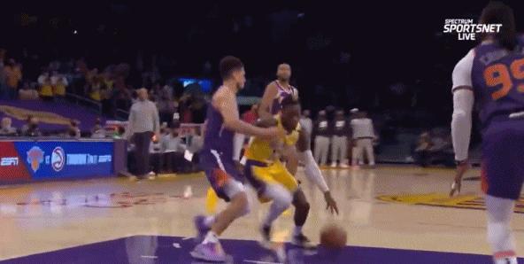 恶犯!2人驱逐!太阳心态崩了!3296天,这场胜利湖人等了整整9年