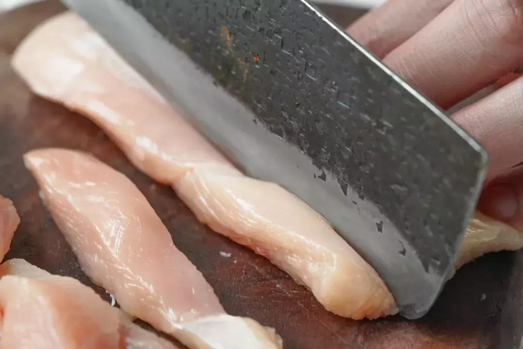 鸡胸肉肠减脂做法自制,鸡胸肉的做法吃货的福音值得一试