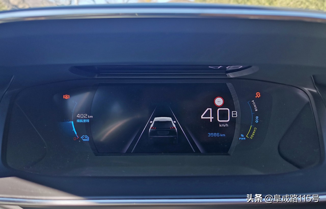 奶帅的面孔，裸眼3D的内容，一身名牌的e2008缺点究竟在哪