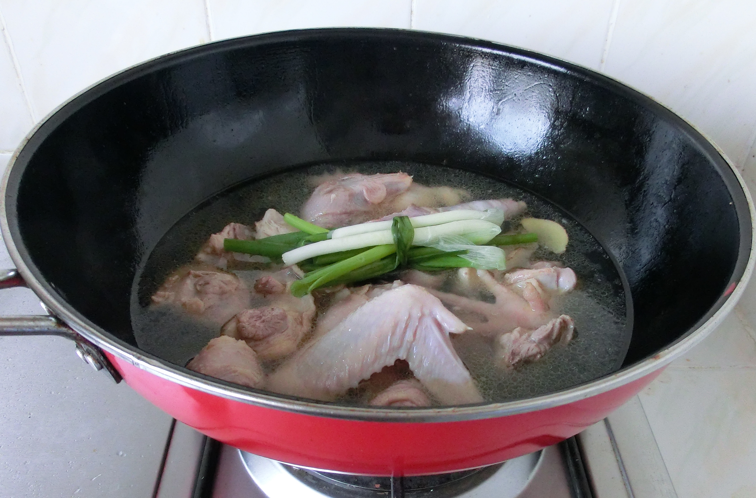 鸡汤瓦罐汤做法,瓦罐炖鸡汤的正宗做法