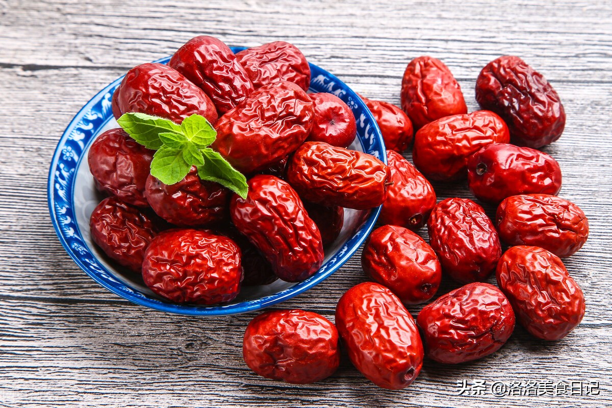 炖鸡汤时，牢记“三放三不放”诀窍，汤鲜肉嫩，营养又好喝