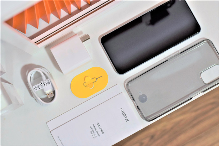 realme真我v5是5g手机吗,realme真我v5是不是全面屏