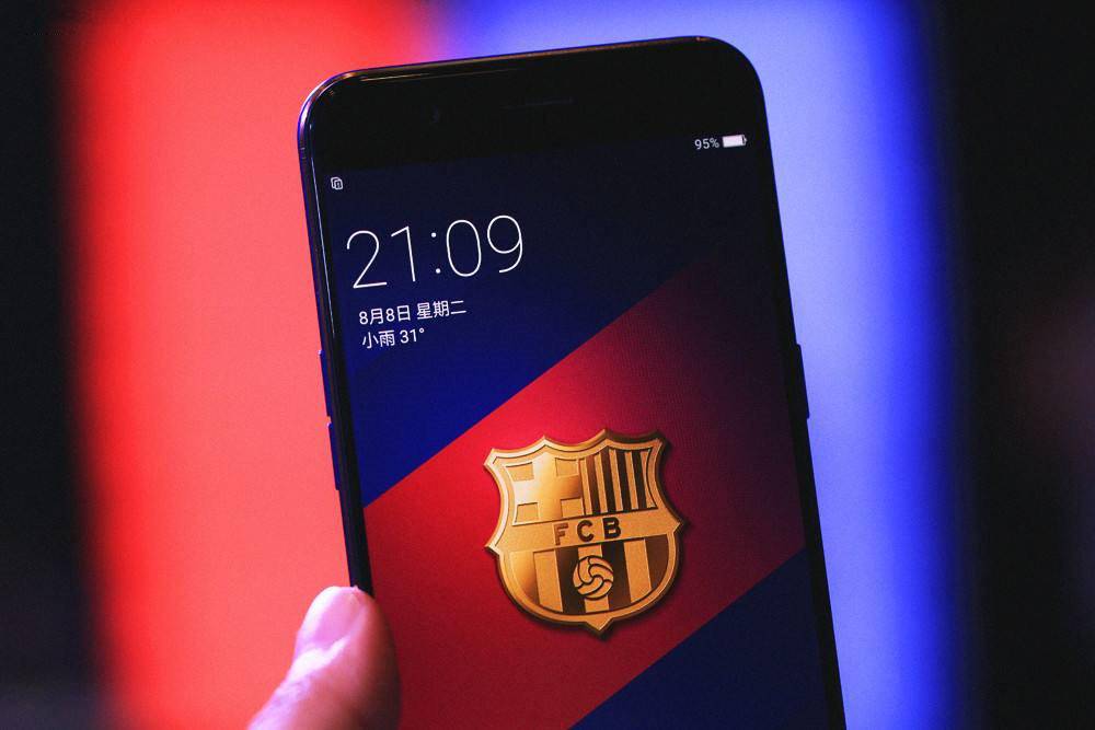 opporeno十倍变焦和巴萨定制版,球迷福利免费领取