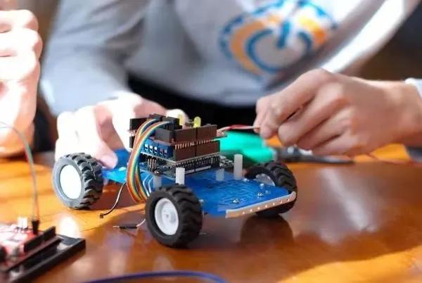 什么是真正的机器人编程教育,机器人编程儿童教育是否是大趋势