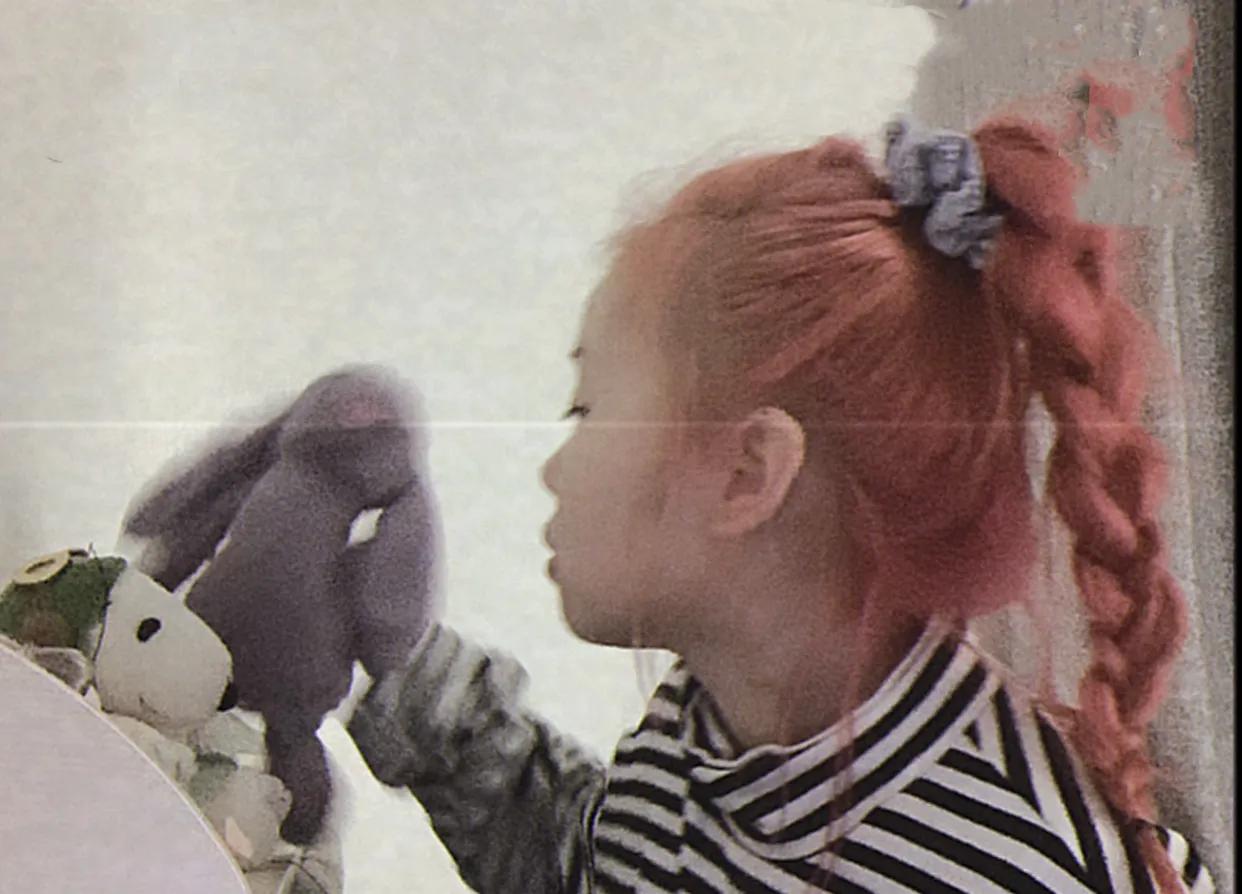 怎么样让刚染的发色更明显,发色染得红黄该怎么补救