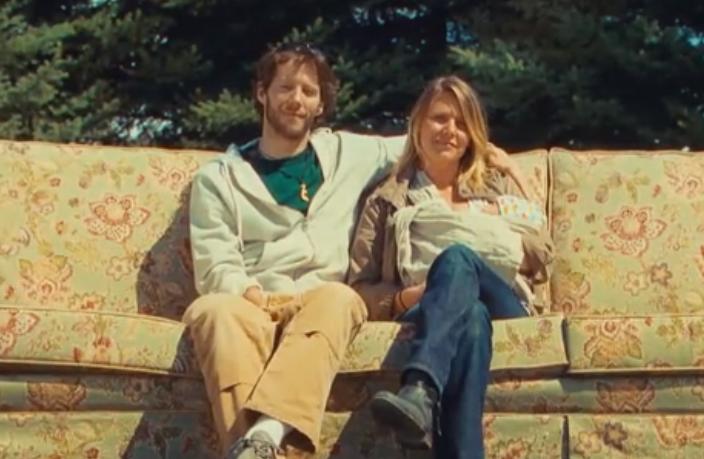 又渴又疼!手臂被石头卡住五天五夜?这部电影告诉你如何断臂求生