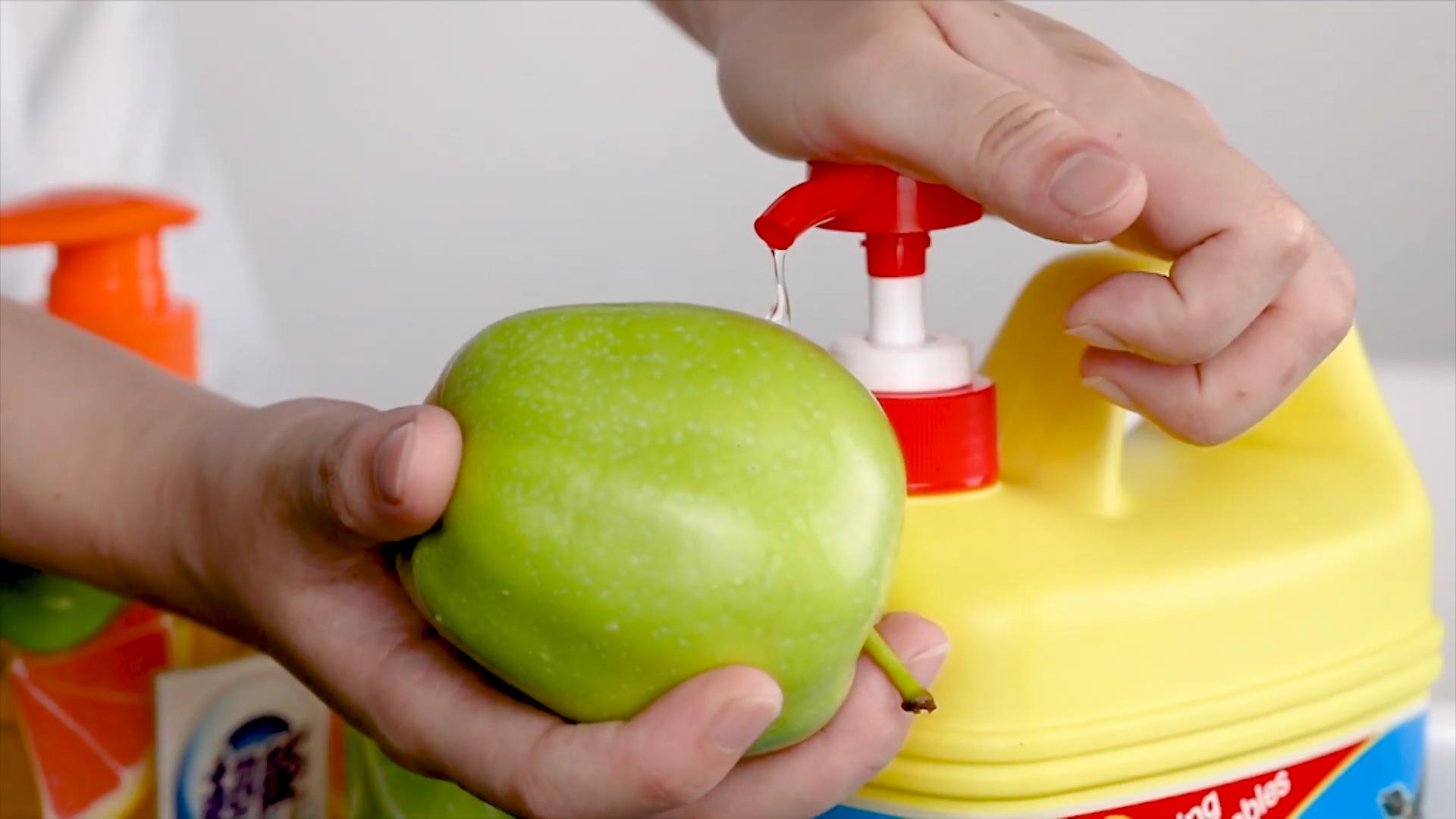 洗洁精是害人精这种说法对吗,洗洁精会伤手伤胃还致癌吗