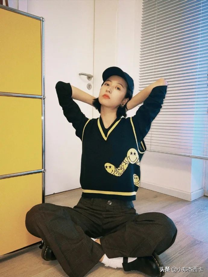 这个单品太绝了，贝嫂、丹麦玛丽王妃、周雨彤、刘雯都pick了它