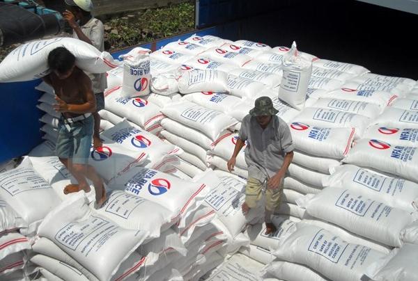 搬起石头砸自己的脚？越南暂停向中国出口大米，自己却损失惨重