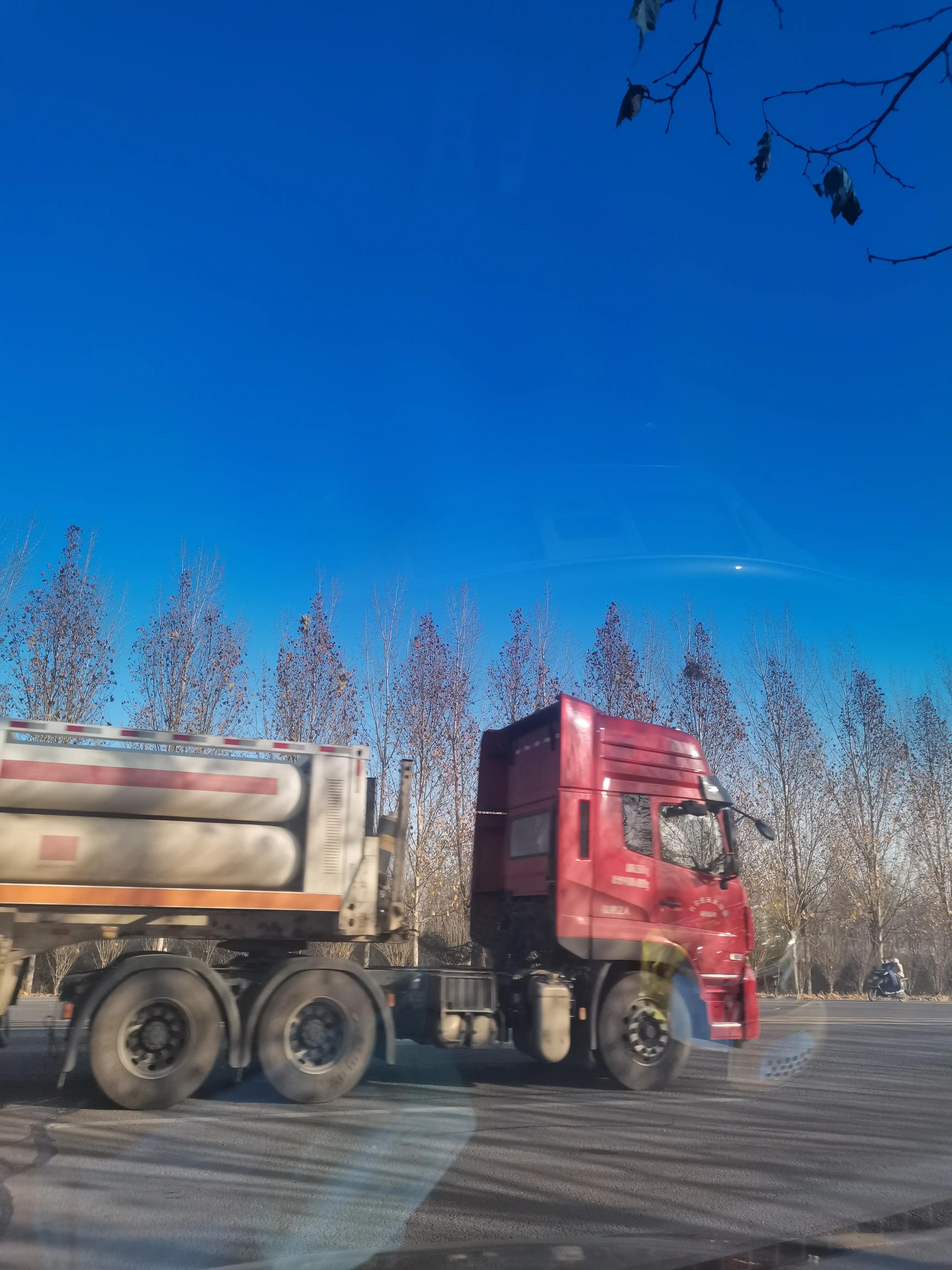 漫漫人生路阳光陪伴,漫漫人生路给自己一份坚强