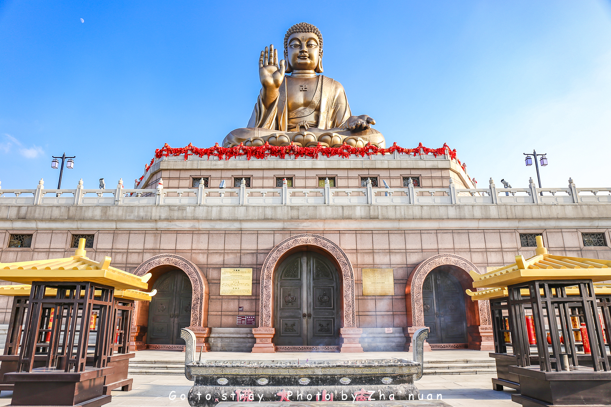 烟台世界第一大锡青铜坐佛,世界最大的锡青铜坐佛