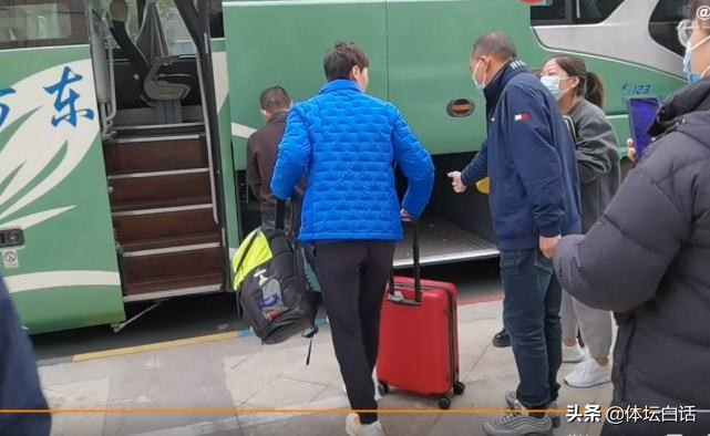 国乒樊振东军装,国乒陈梦新队服