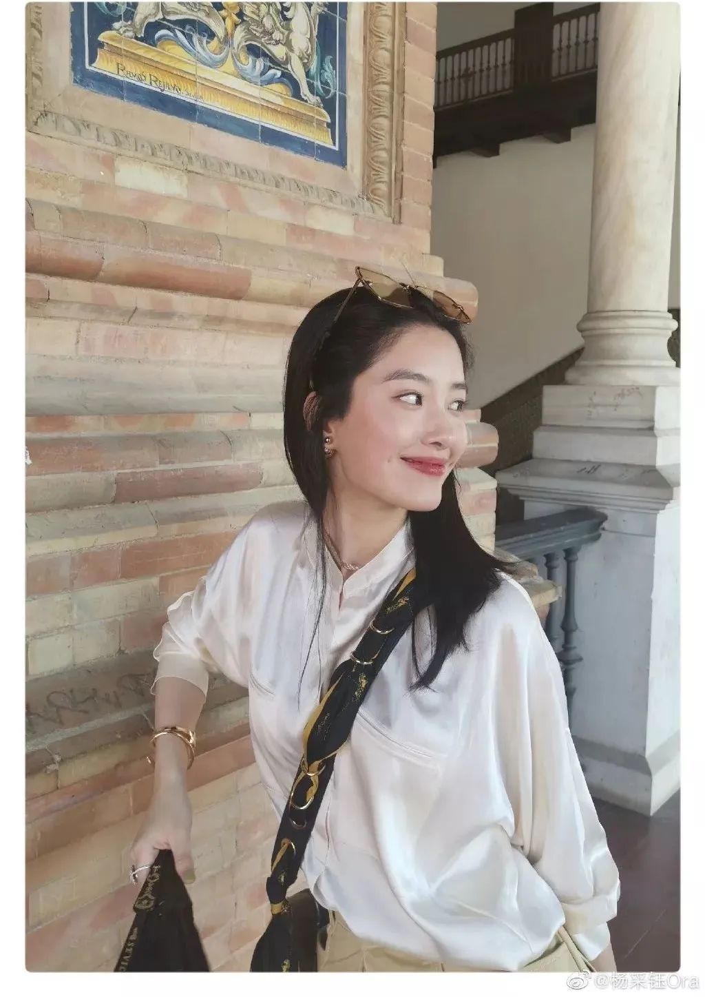 不要再乱穿格纹,不要再穿花里胡哨的衣服了