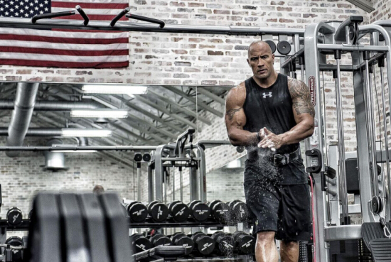 安德玛对比阿迪达斯耐克,击败阿迪成为第一品牌