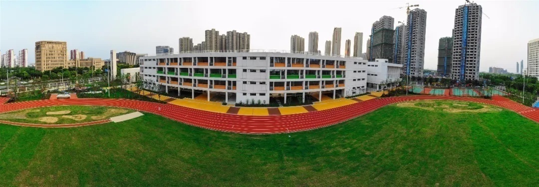 南京河西致远初级中学和河西南外,河西致远中学