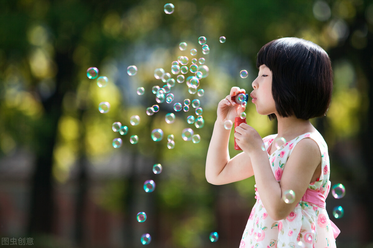 我们不跟你玩幼儿园教育案例,当孩子被别的小朋友孤立了怎么办