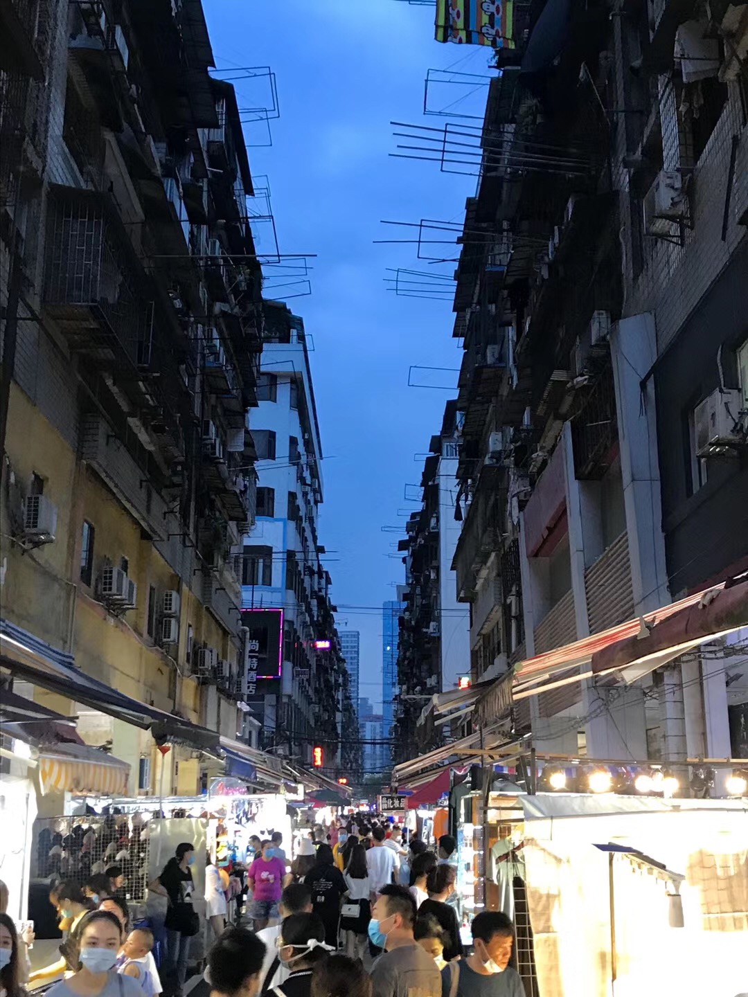 少年听雨歌楼上朗诵,少年听雨歌楼上