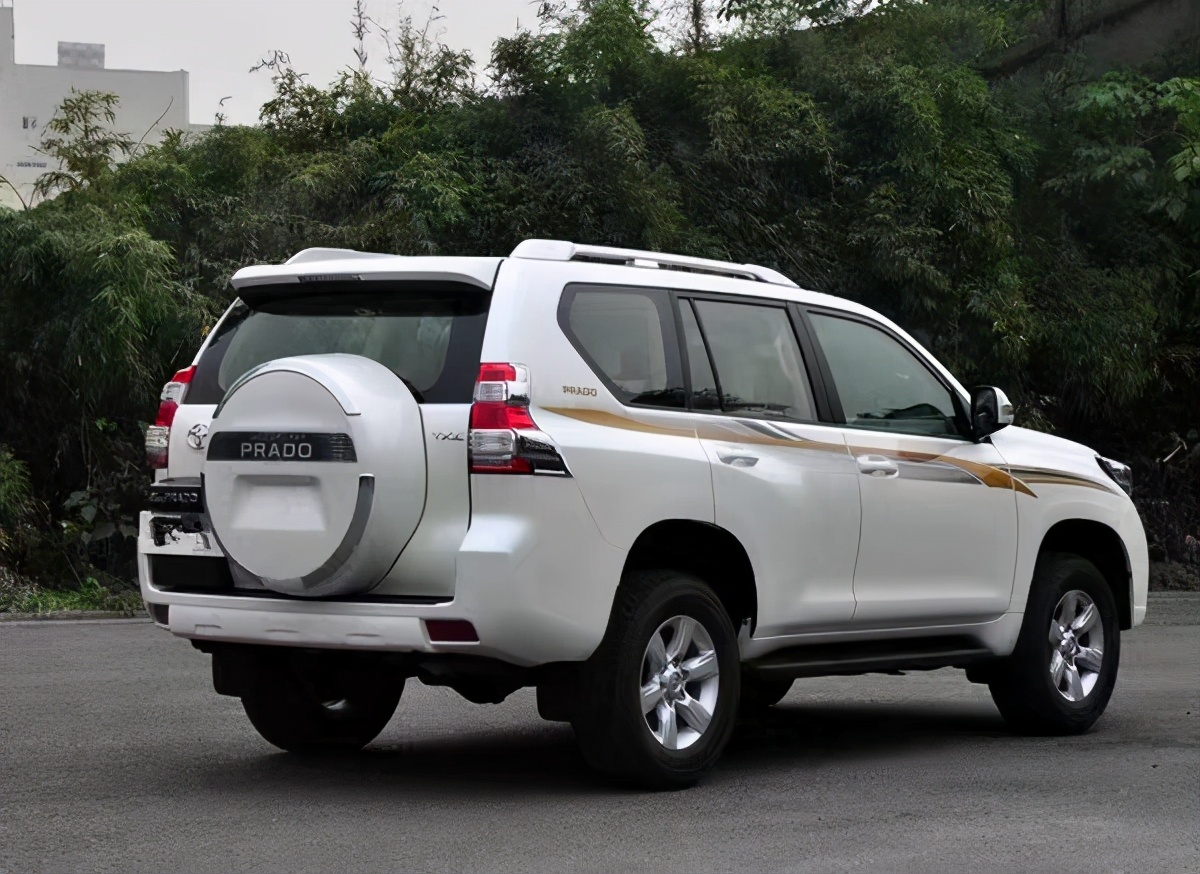 丰田霸道廉价,廉价感十足的车